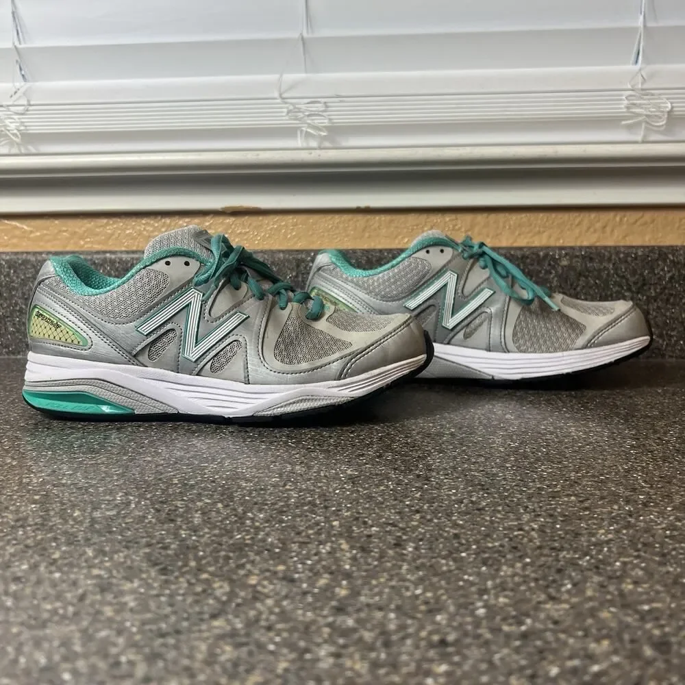 New Balance 1540v2 Trail Running Shoe Gray Green Womens 8 D Wide Lace Up Low USA